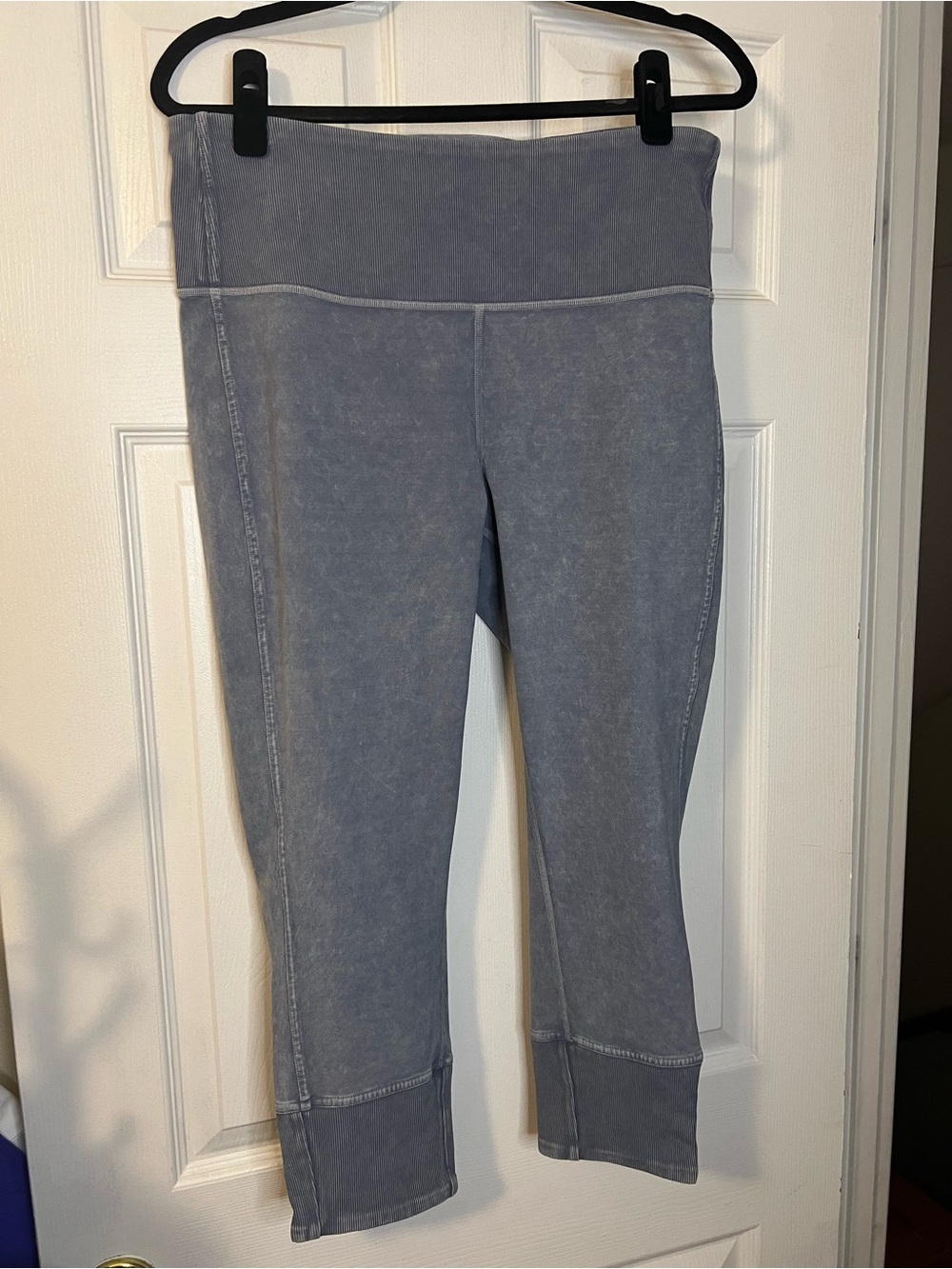 #388  Lululemon Wunder Under Crop 23” Ribbed Washed Moon Blue Size 12 EUC